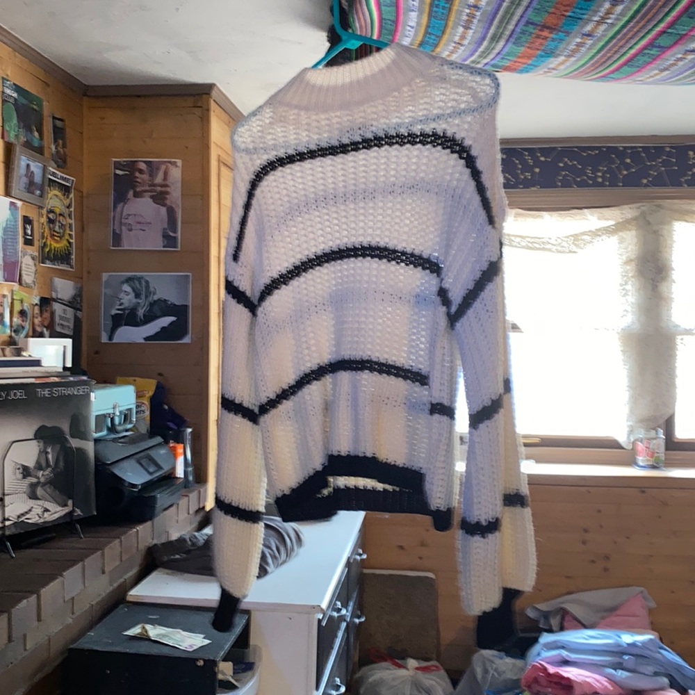 Black&White striped sweater